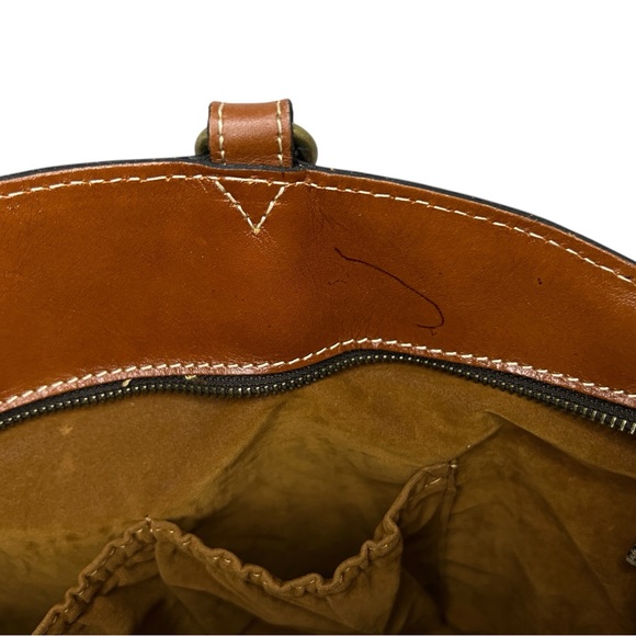 Patricia Nash Tan Leather Zip Top Tote Shoulder Bag Phone Pockets Front and Back - Picture 14 of 16